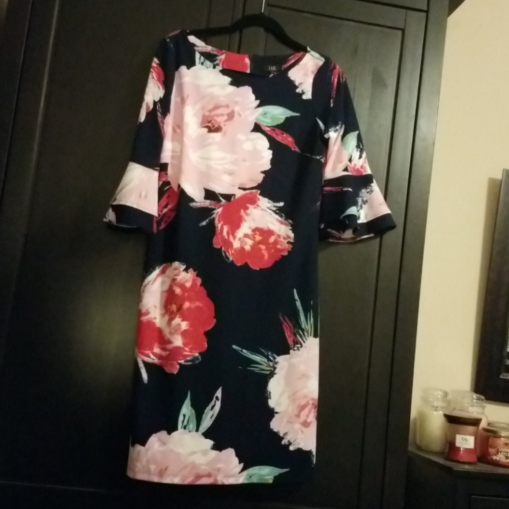 Pencil dress with flair sleeves